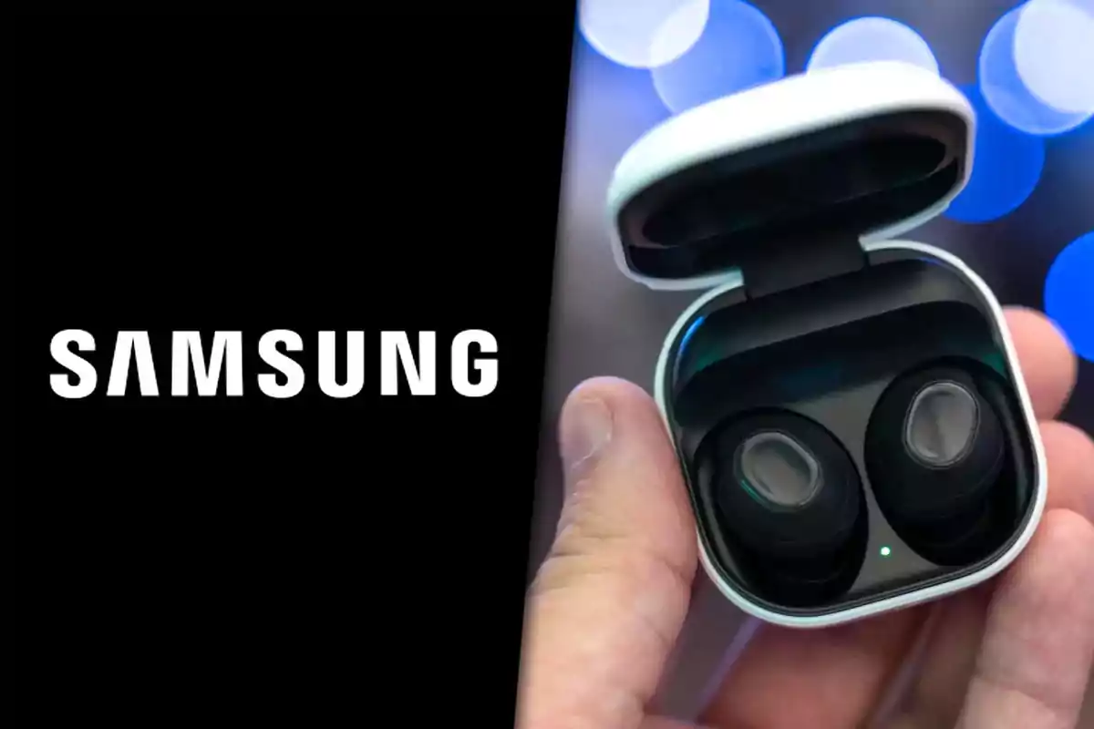Audífonos inalámbricos Samsung en su estuche de carga sostenidos por una mano junto al logotipo de la marca