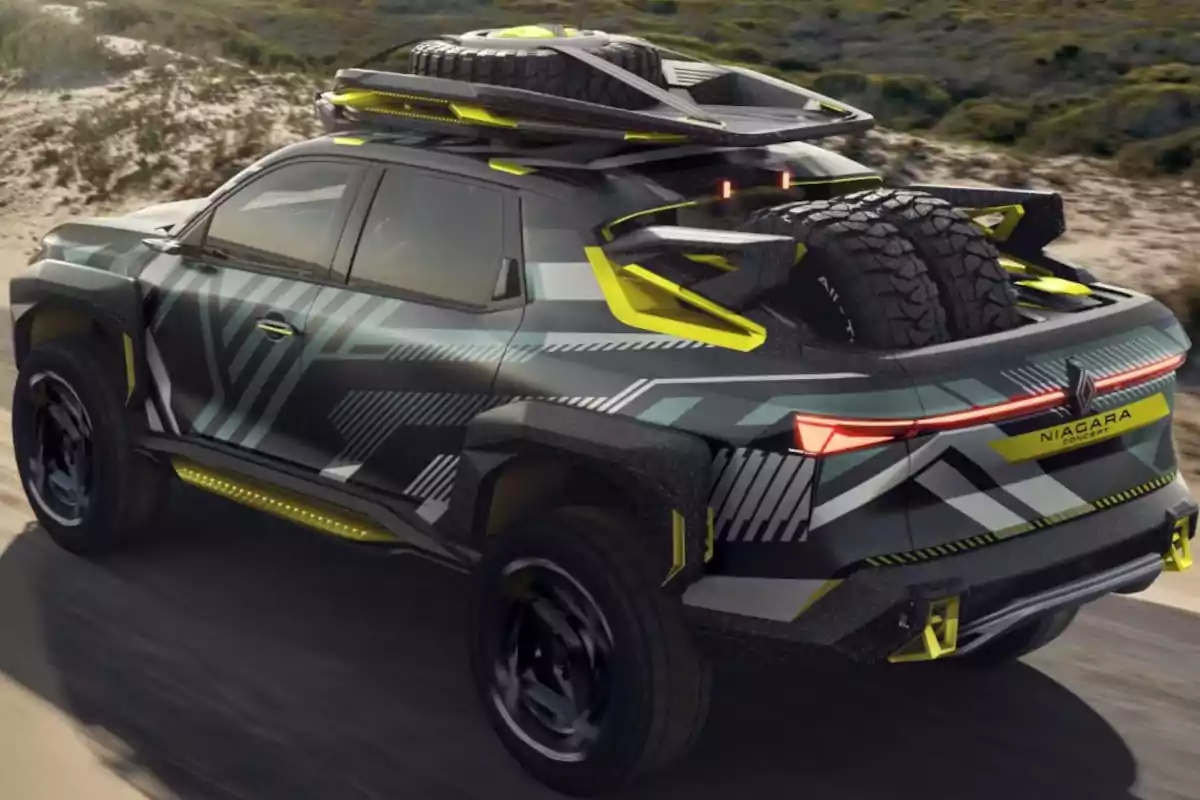 Camioneta futurista con diseño deportivo y detalles en amarillo circulando por un camino de tierra con llantas de repuesto en el techo y la parte trasera Camioneta futurista con diseño deportivo y detalles en amarillo circulando por un camino de tierra con llantas de repuesto en el techo y la parte trasera