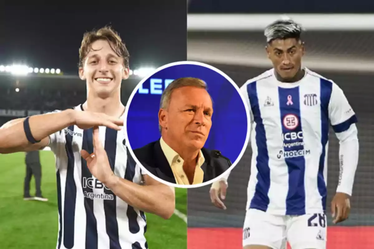 Dos futbolistas con uniforme de Talleres de Córdoba y en el centro un hombre de traje en un círculo