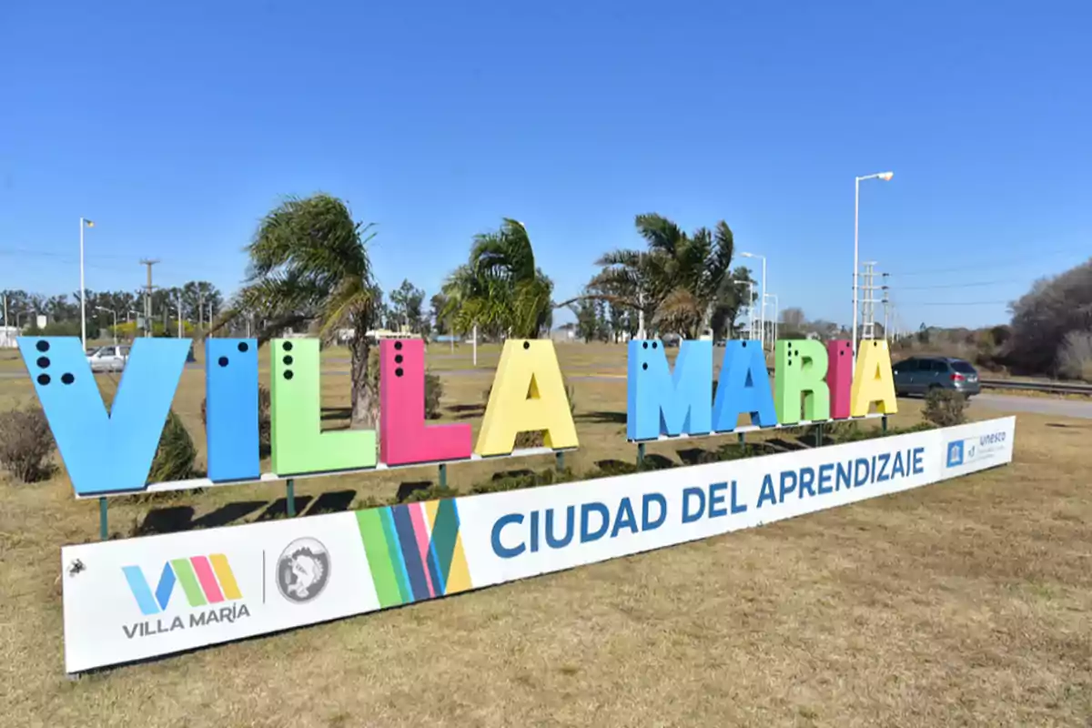 Colorful Villa María sign with the message Colorful Villa María sign with the message