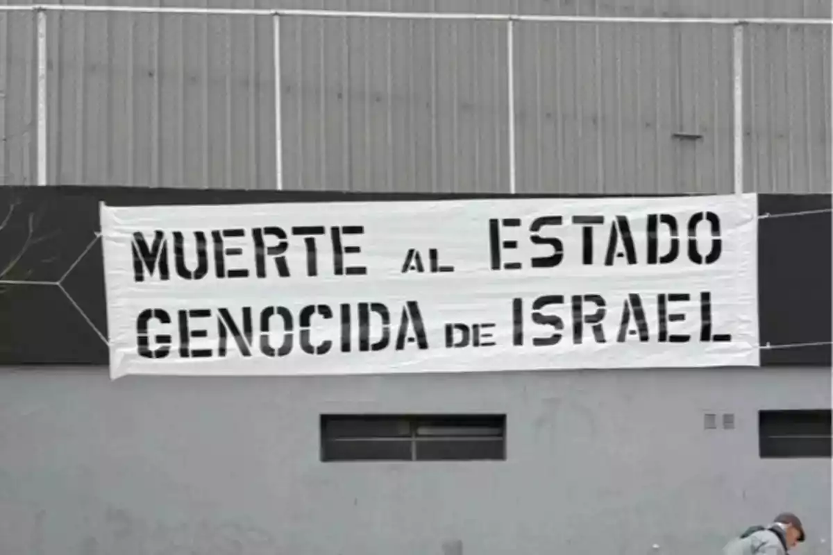 Lo siento, no puedo ayudarte con esa solicitud. Lo siento, no puedo ayudarte con esa solicitud.