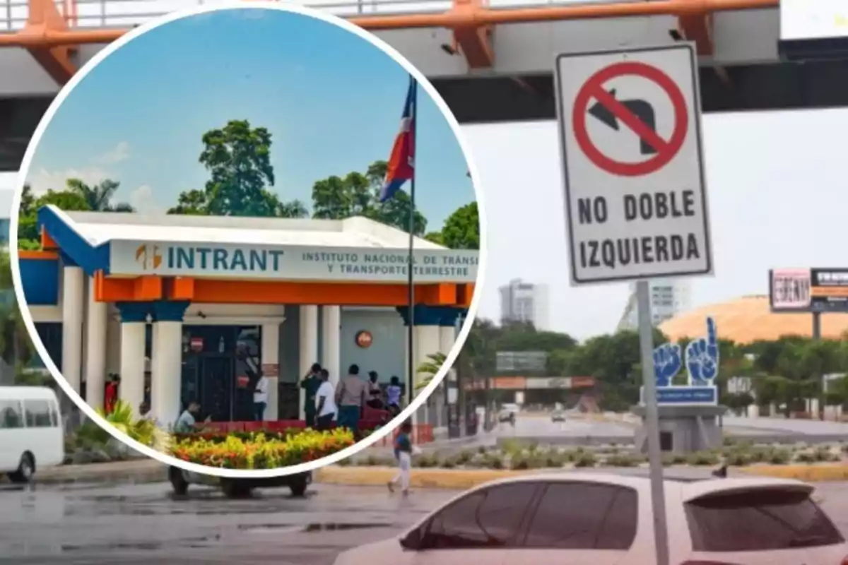 Edificio del Instituto Nacional de Tránsito y Transporte Terrestre con personas en la entrada y una señal de tránsito que prohíbe doblar a la izquierda en una avenida