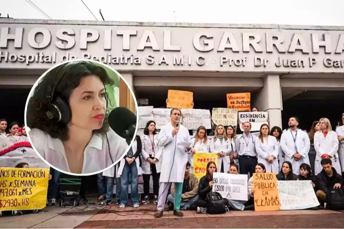 Una mujer con auriculares y micrófono aparece en un recuadro sobre una imagen de médicos y médicas manifestándose frente al Hospital Garrahan con carteles de protesta. Una mujer con auriculares y micrófono aparece en un recuadro sobre una imagen de médicos y médicas manifestándose frente al Hospital Garrahan con carteles de protesta.