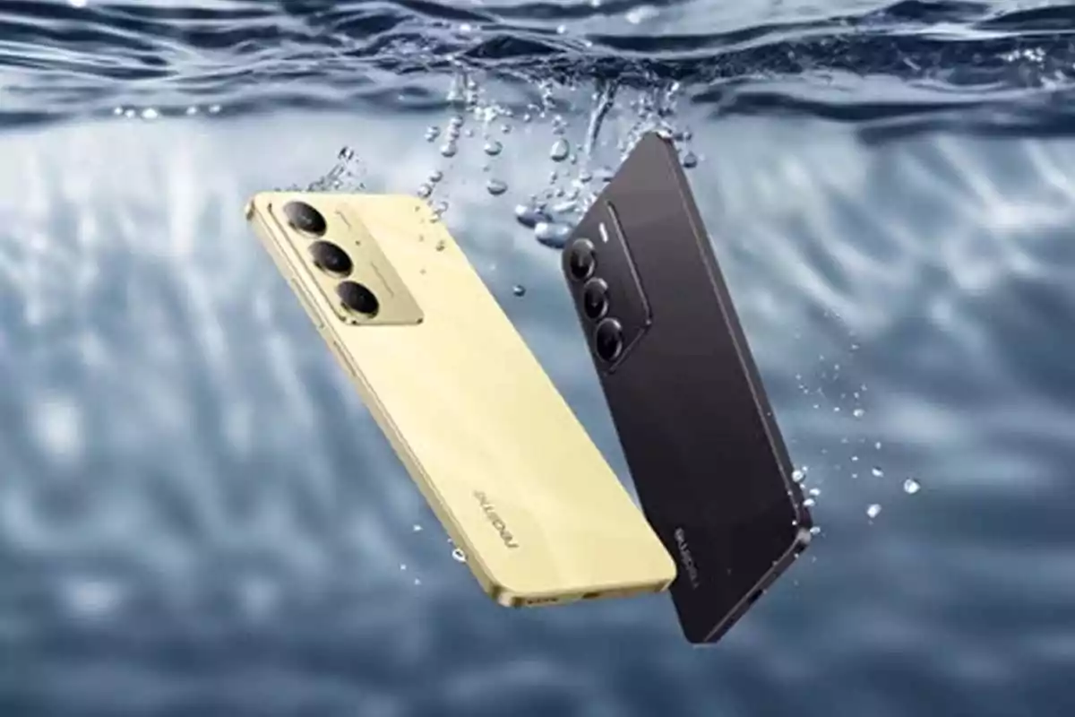Two smartphones, one gold and one black, plunging into water with bubbles around them Two smartphones, one gold and one black, plunging into water with bubbles around them