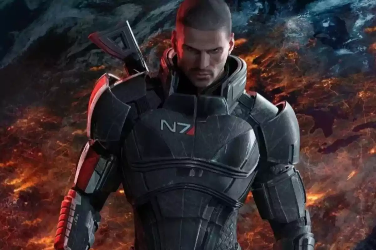 Personaje de videojuego con armadura futurista negra y el logo N7 en el pecho, fondo de planeta con zonas en llamas