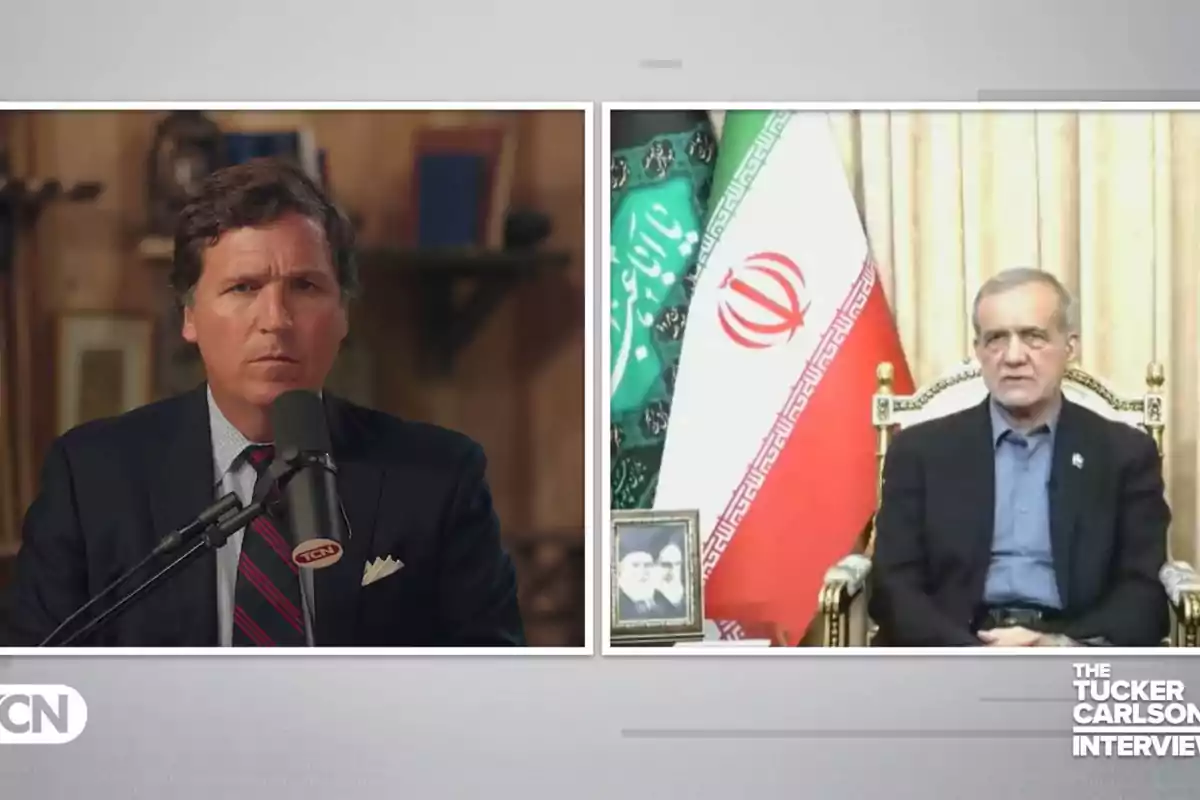 Dos hombres participan en una entrevista virtual, uno en un estudio con micrófono y el otro en una sala con una bandera de Irán y un retrato sobre la mesa