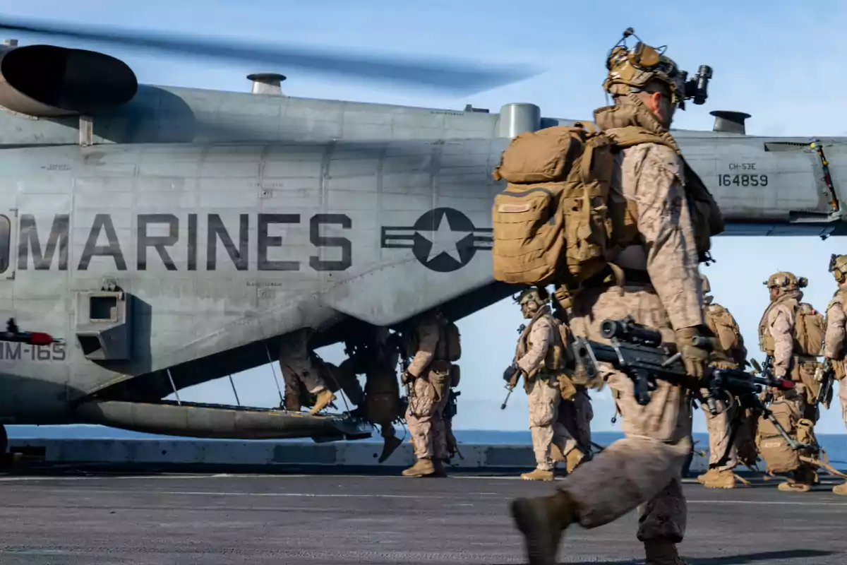 The United States announced the deployment of more than 4,000 Marines to the Caribbean Sea.