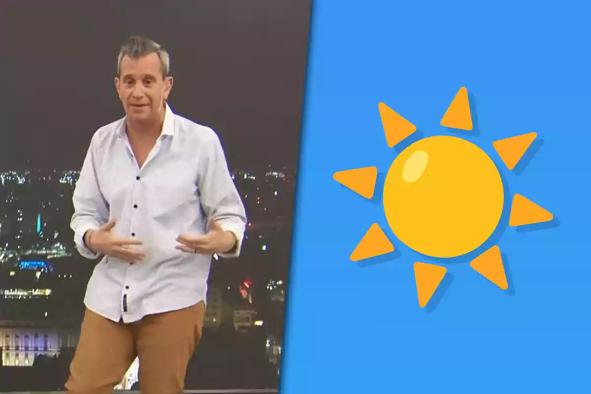 Hombre de pie con camisa clara y pantalón marrón al lado de un dibujo de sol sobre fondo azul