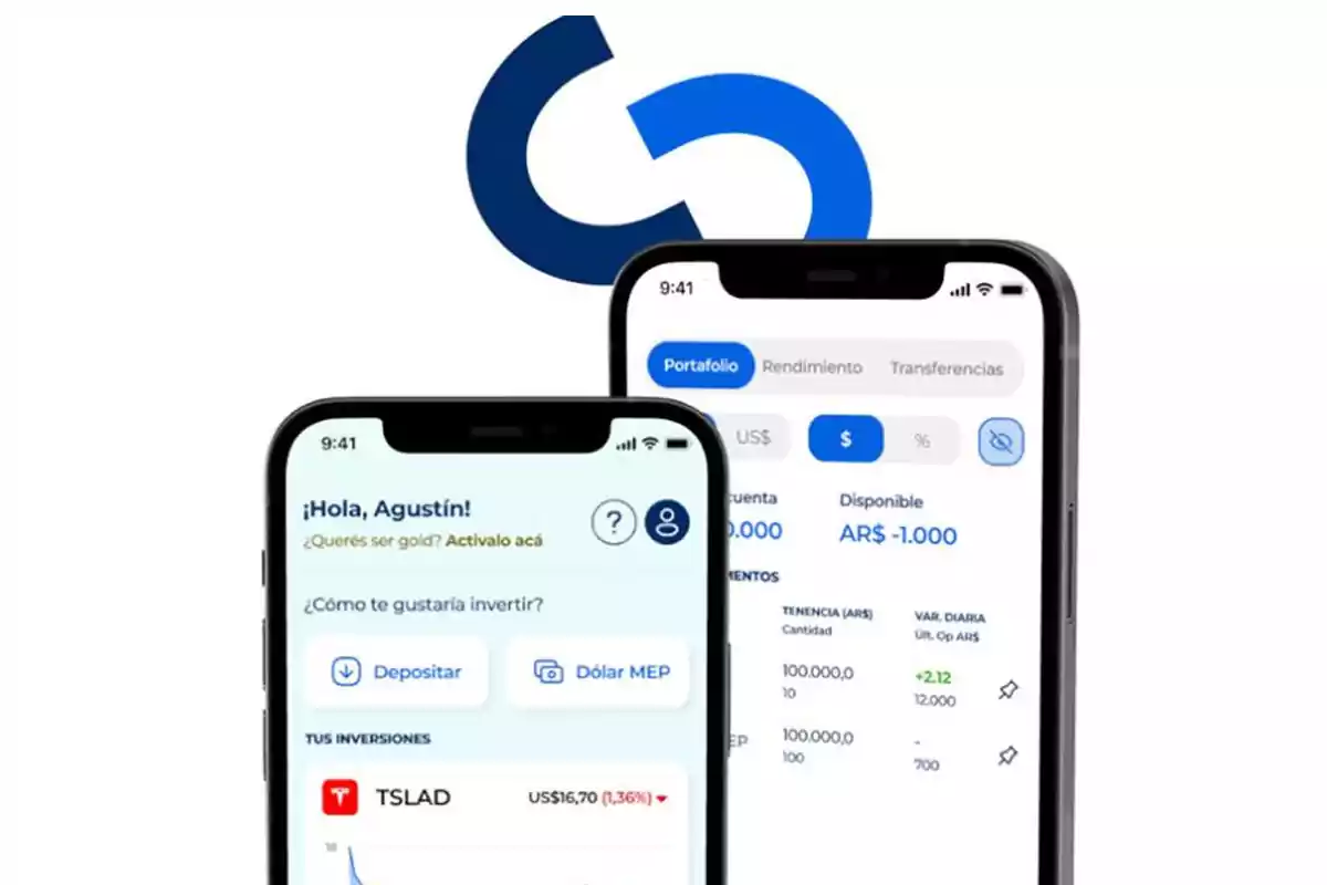 Dos teléfonos móviles muestran la interfaz de una aplicación financiera con opciones de inversión y un logo azul en el fondo.