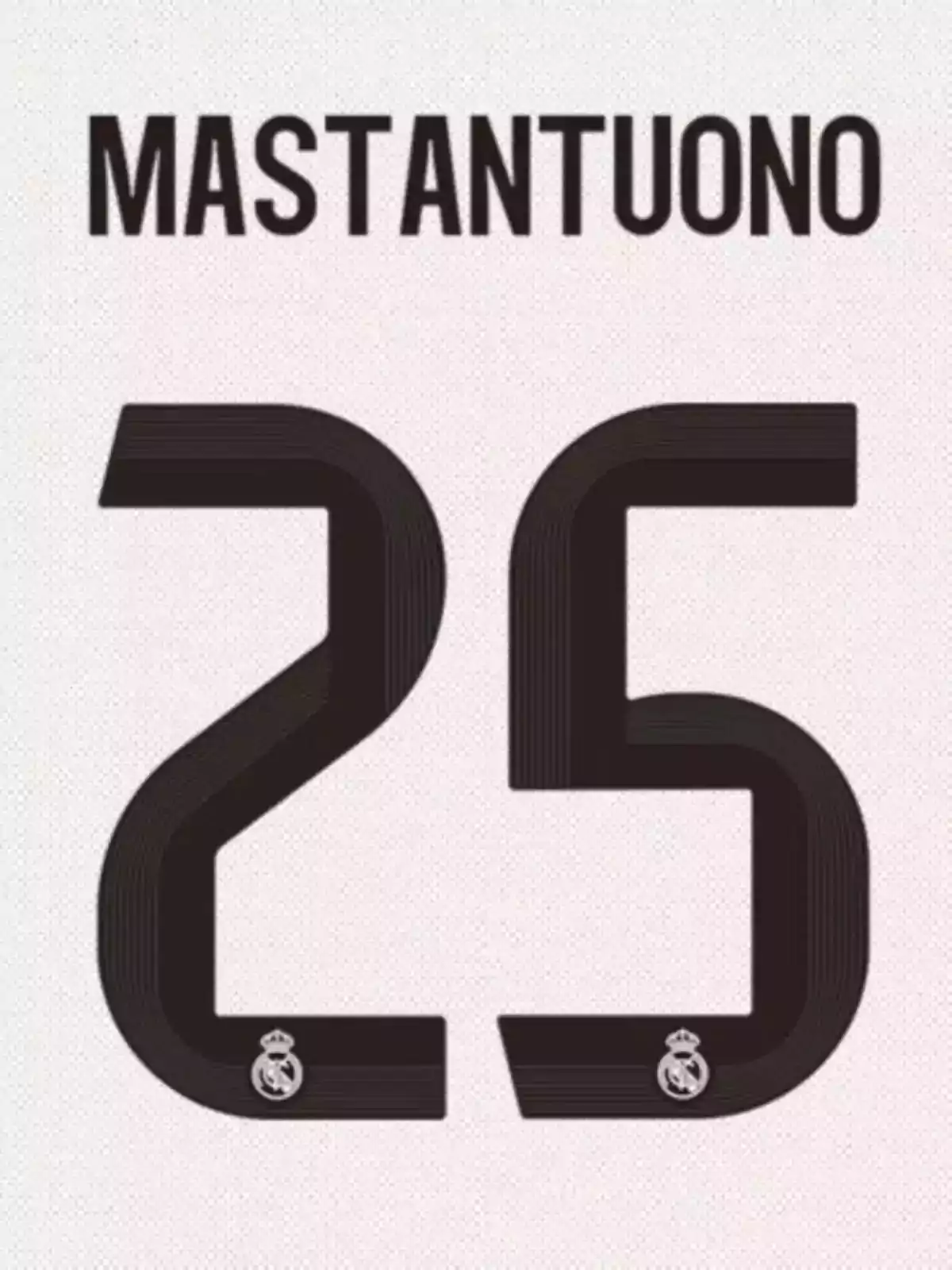 Camiseta blanca con el nombre Mastantuono y el número 25 en grande, ambos en color negro, con el escudo del Real Madrid en los números. Camiseta blanca con el nombre Mastantuono y el número 25 en grande, ambos en color negro, con el escudo del Real Madrid en los números.