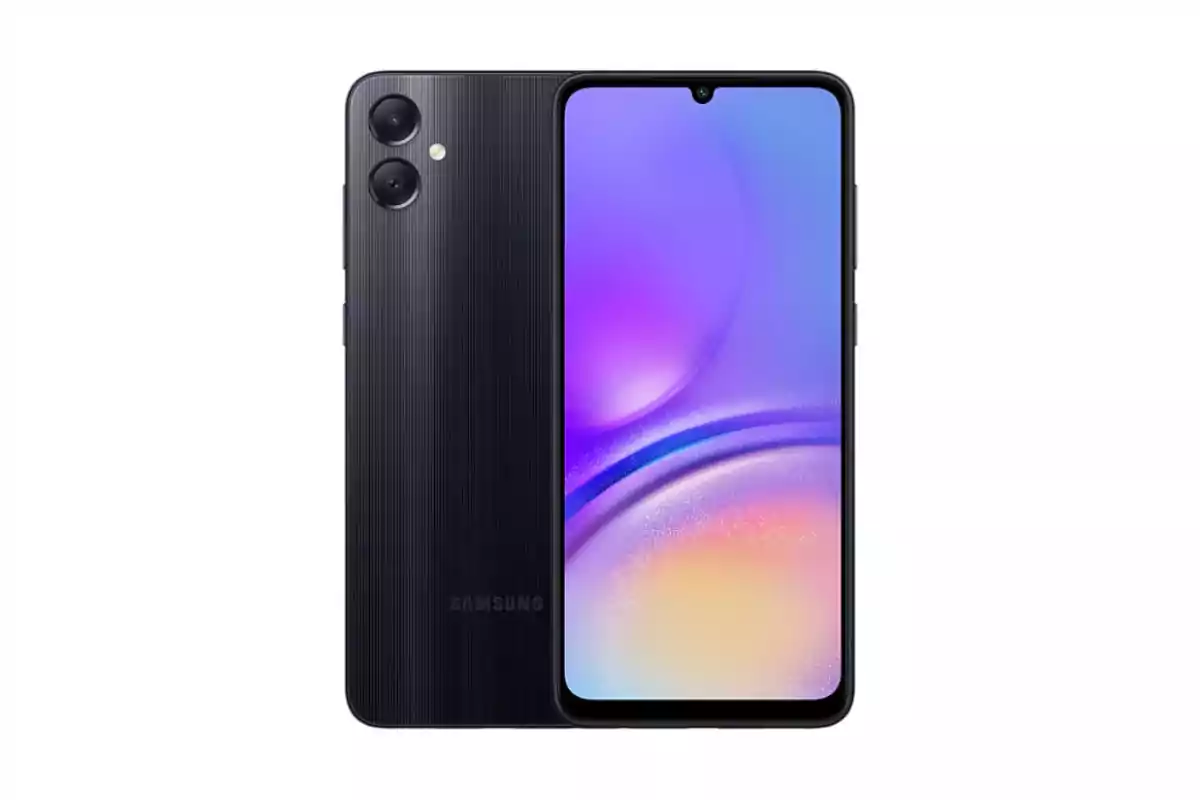 Teléfono inteligente Samsung de color negro con pantalla encendida y dos cámaras traseras