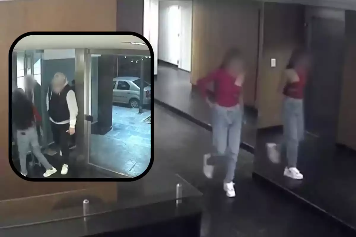 Mujer con su rostro difuminado vestida con blusa roja y jeans caminando en el vestíbulo de un edificio mientras una imagen insertada muestra a la misma persona entrando por la puerta junto a otra persona