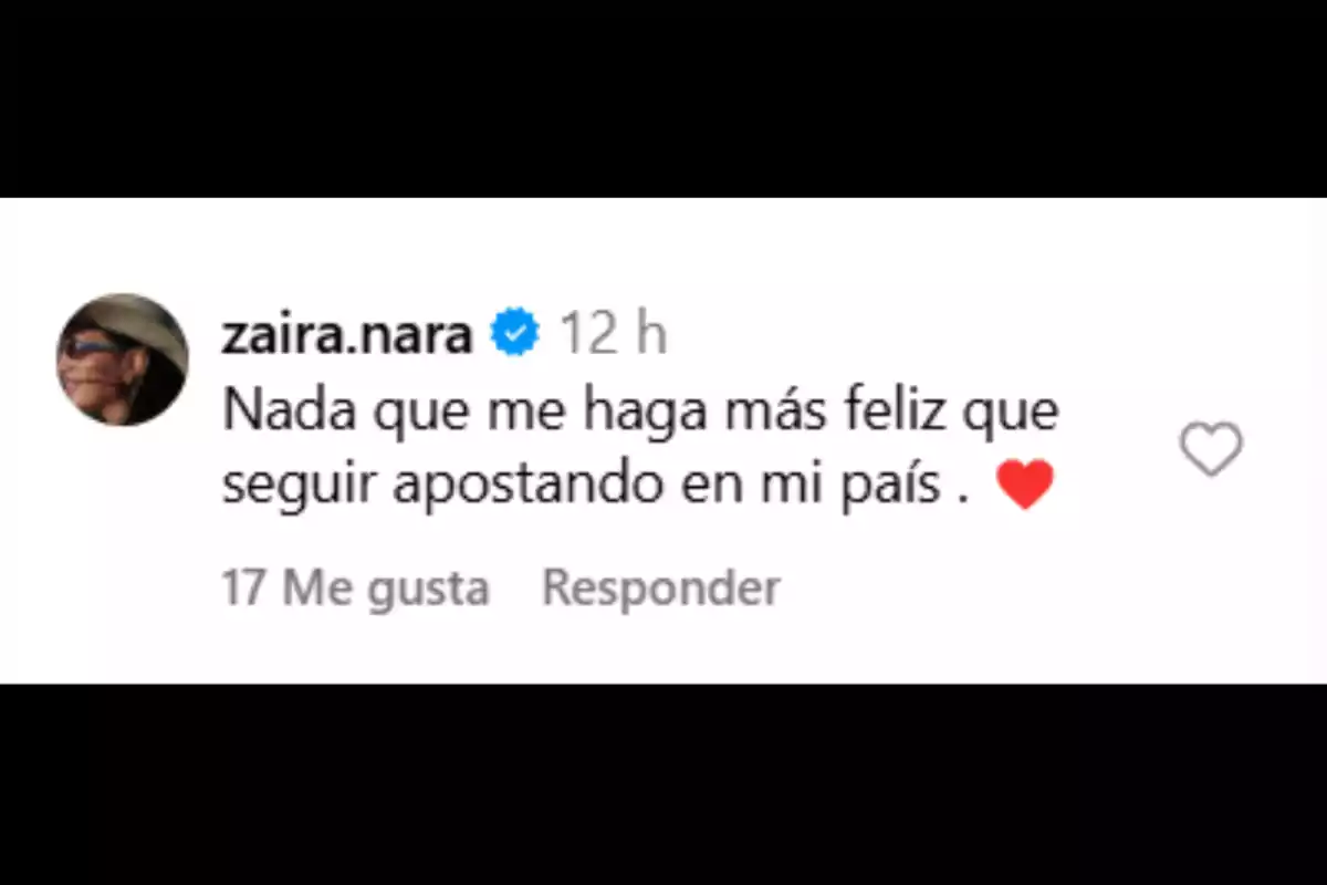 Comentario en Instagram de una usuaria expresando su felicidad por seguir apostando por su país acompañado de un emoji de corazón rojo Comentario en Instagram de una usuaria expresando su felicidad por seguir apostando por su país acompañado de un emoji de corazón rojo