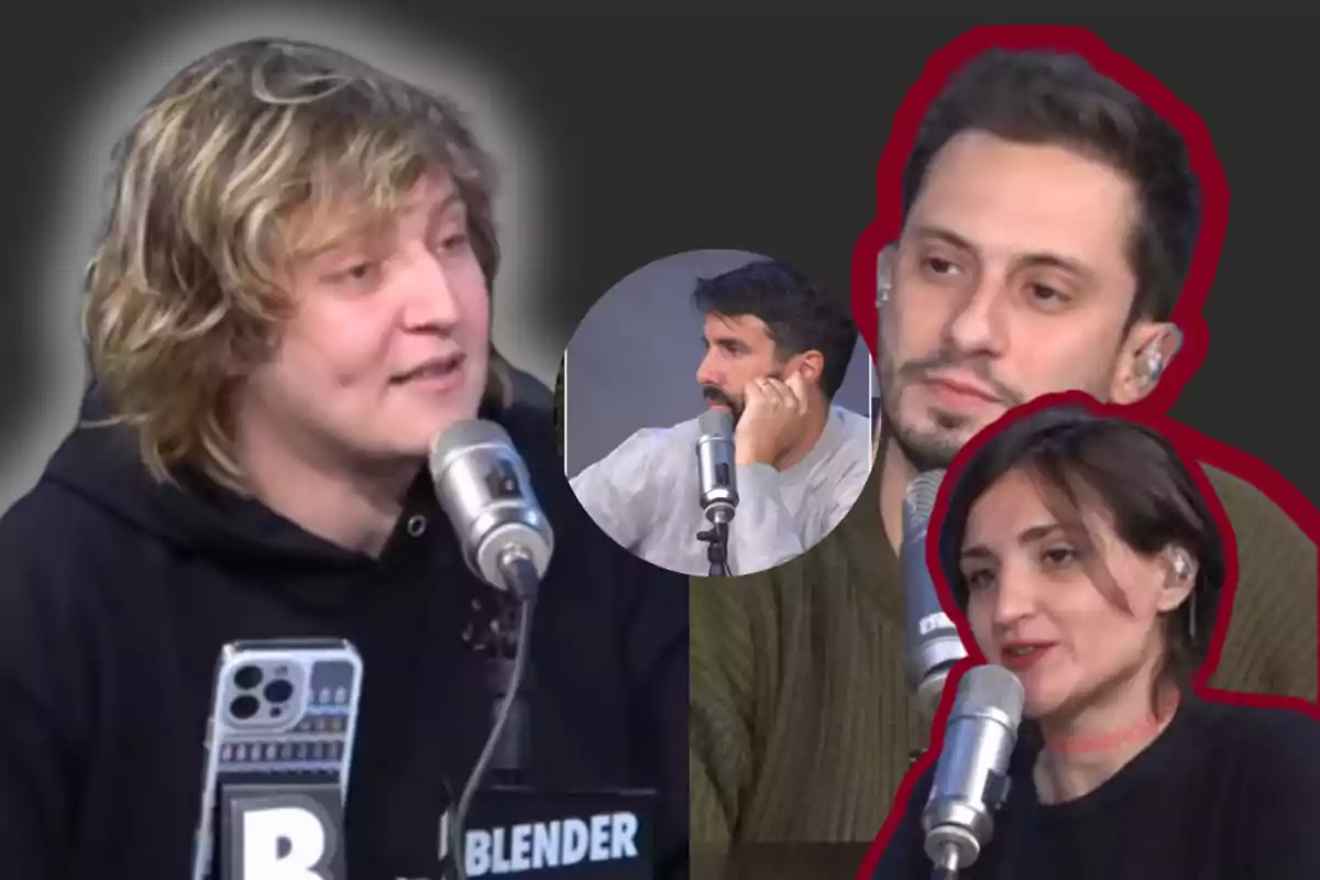 Cuatro personas participando en una conversación de podcast, cada una frente a un micrófono, con efectos de resalte alrededor de sus figuras.