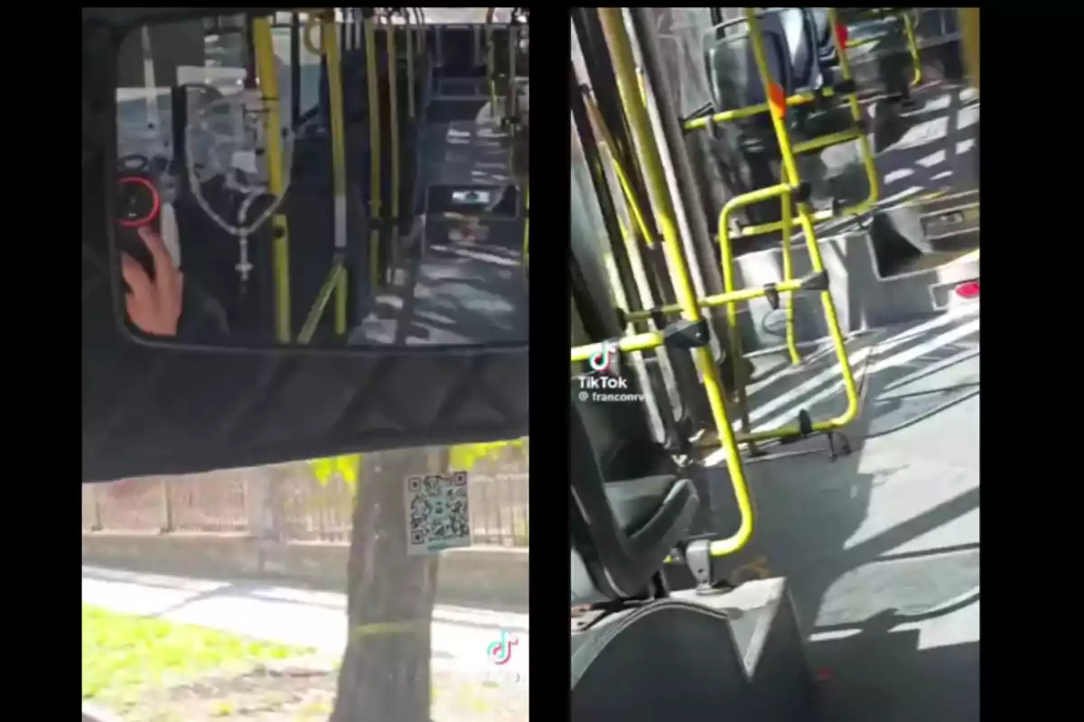 Interior de un autobús vacío con tubos amarillos y asientos grises, reflejo en el espejo retrovisor y un código QR visible en la ventana Interior de un autobús vacío con tubos amarillos y asientos grises, reflejo en el espejo retrovisor y un código QR visible en la ventana