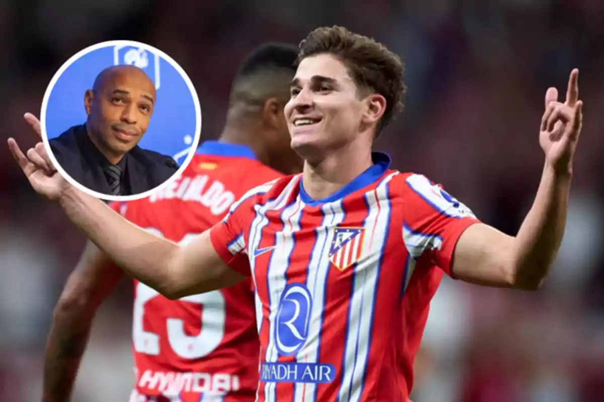 Un futbolista del Atlético de Madrid celebra un gol en el campo mientras en la esquina superior izquierda aparece un recuadro con el rostro de un hombre calvo con traje.