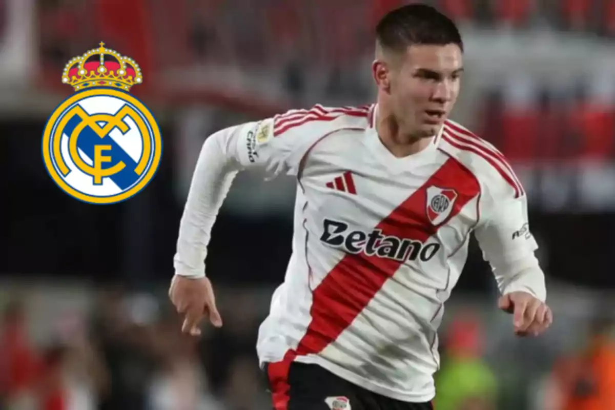 Futbolista de River Plate en acción con el escudo del Real Madrid al fondo