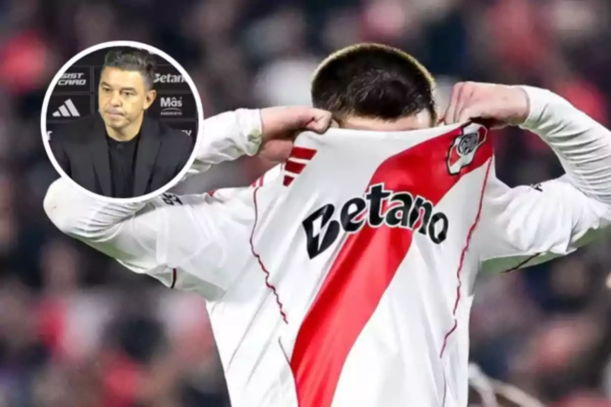 A player covers his face with the River Plate jersey while a man appears in a box in the upper left corner.