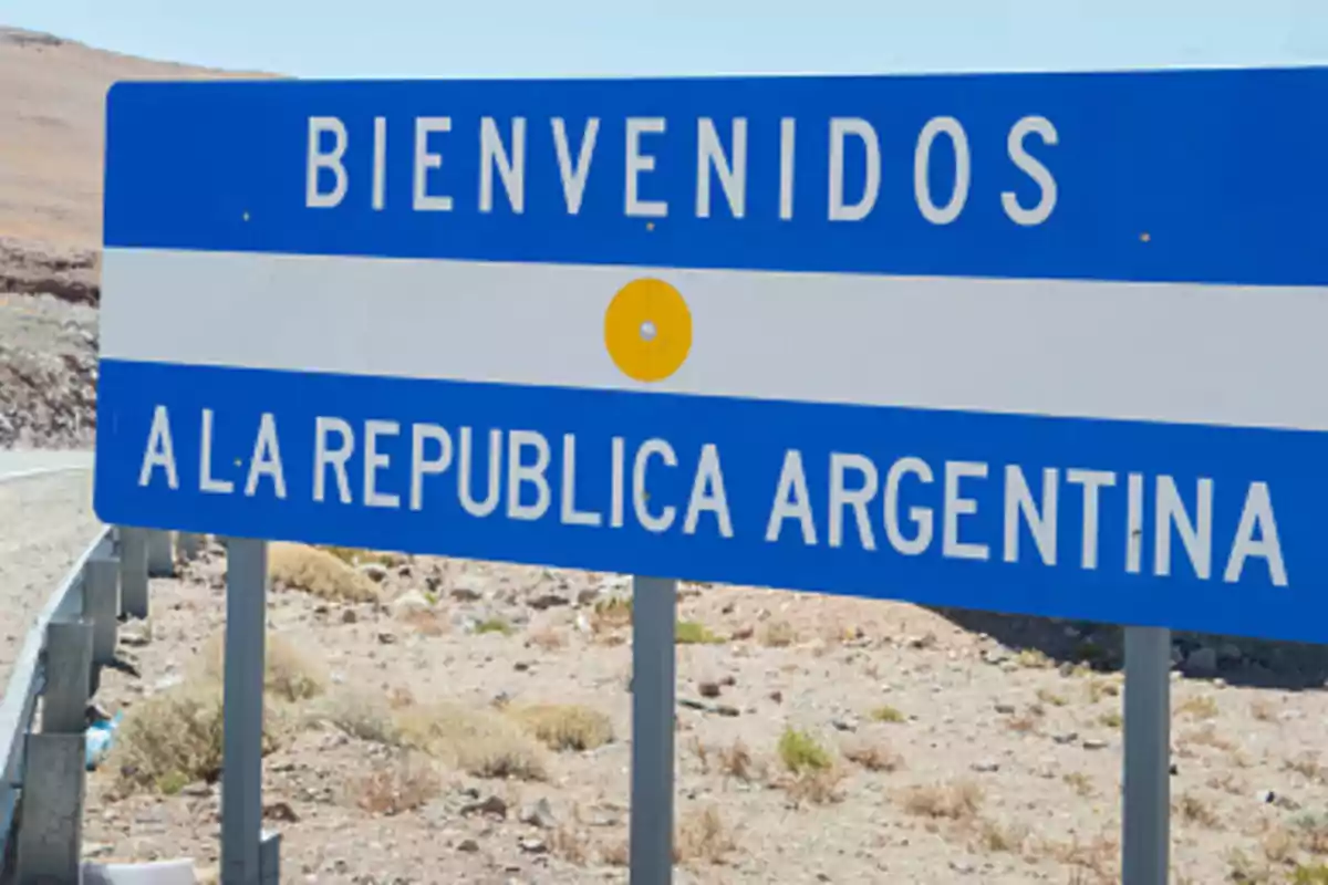 Welcome sign to the Republic of Argentina in a desert environment.