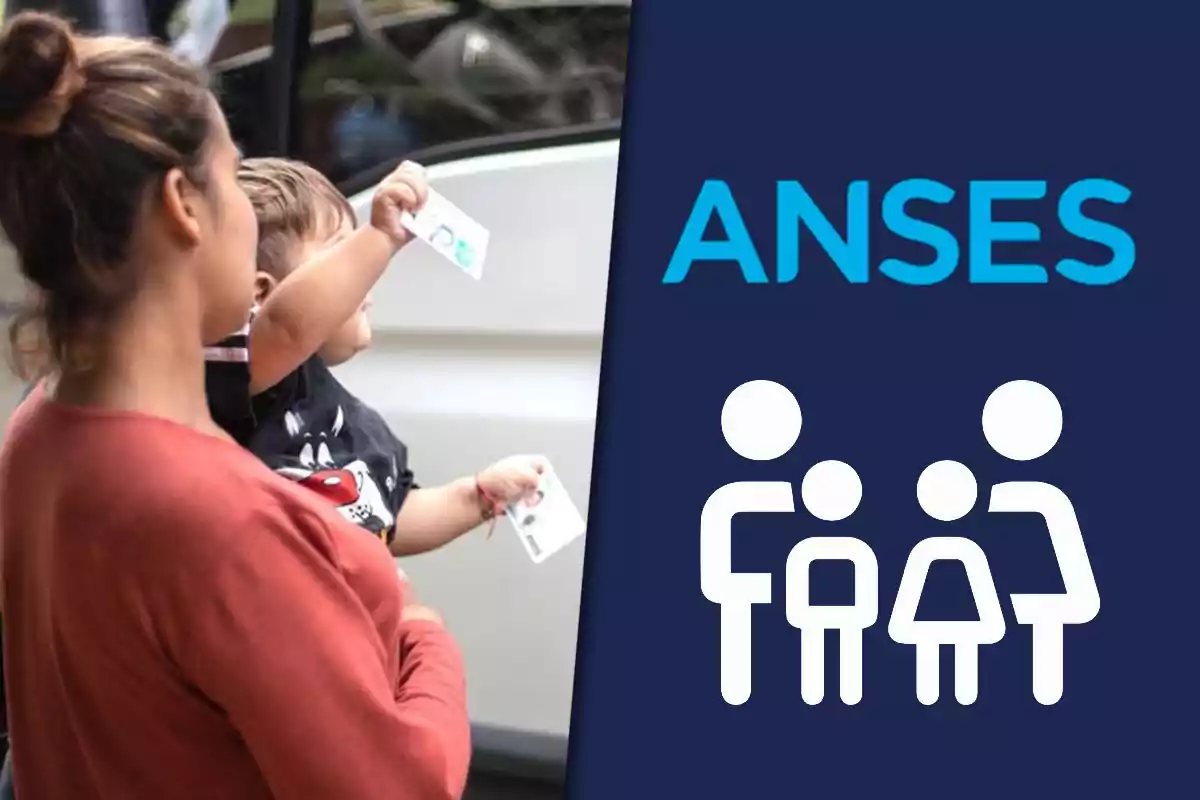 Mujer sosteniendo a un niño pequeño que muestra una tarjeta, junto al logo de ANSES y un ícono de familia sobre fondo azul
