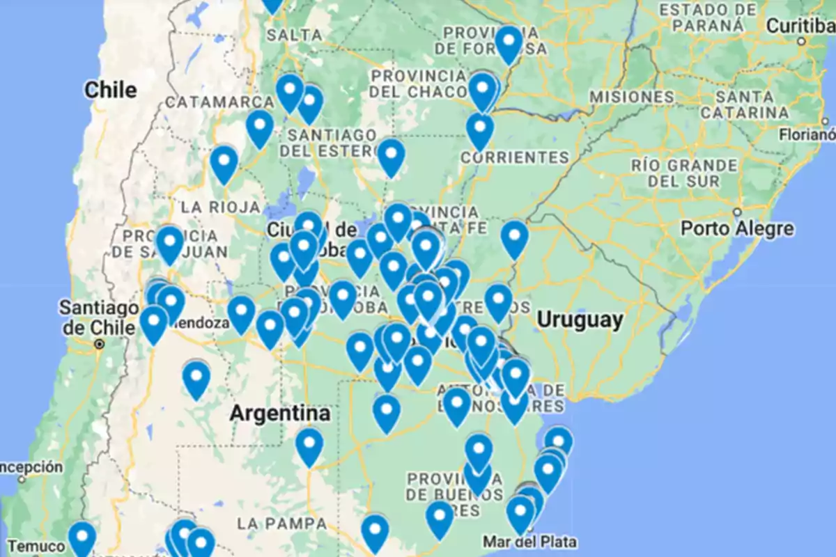 Mapa de Argentina y países vecinos con múltiples marcadores azules indicando ubicaciones específicas.