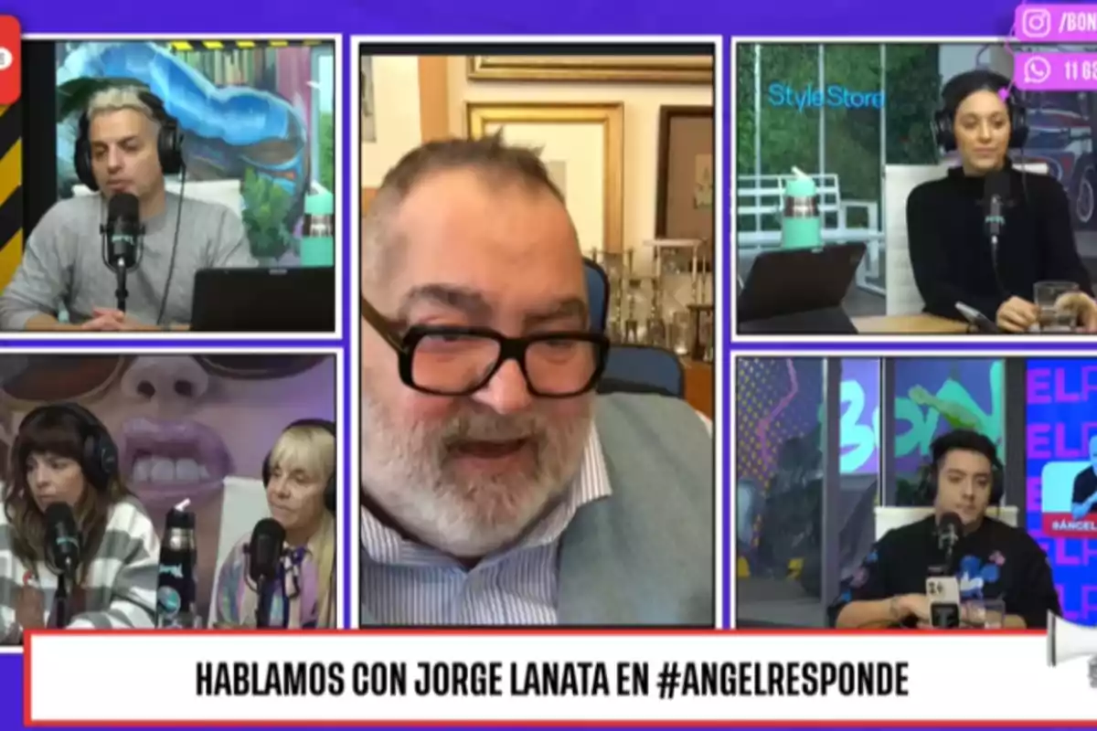 Personas participando en una videollamada en un programa de entrevistas con un invitado en el centro de la pantalla.