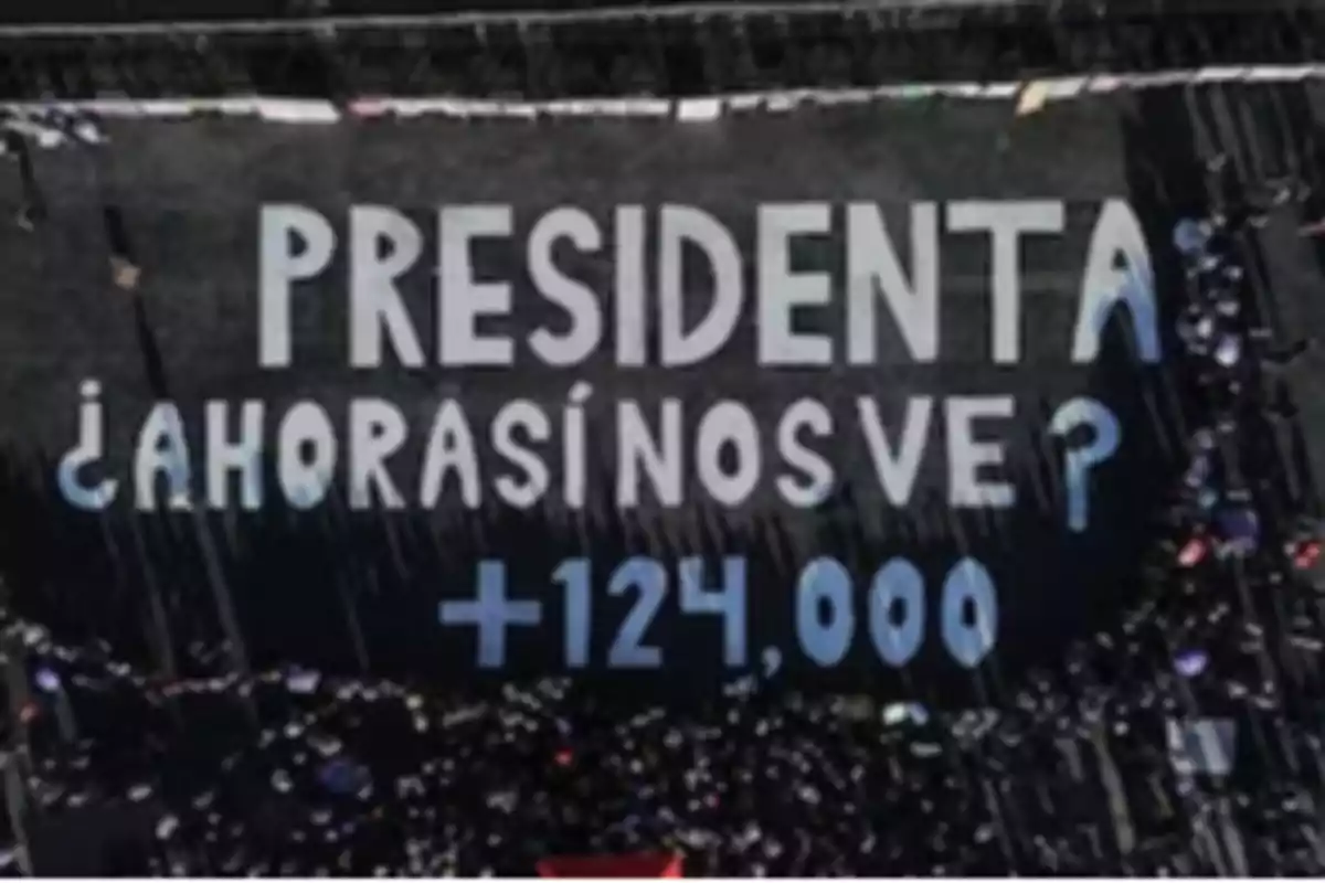 Una gran pancarta en el suelo con las palabras Una gran pancarta en el suelo con las palabras