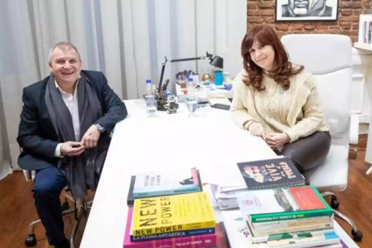 Cristina Fernández de Kirchner recibiendo en su despacho a Fabián Francioni Cristina Fernández de Kirchner recibiendo en su despacho a Fabián Francioni