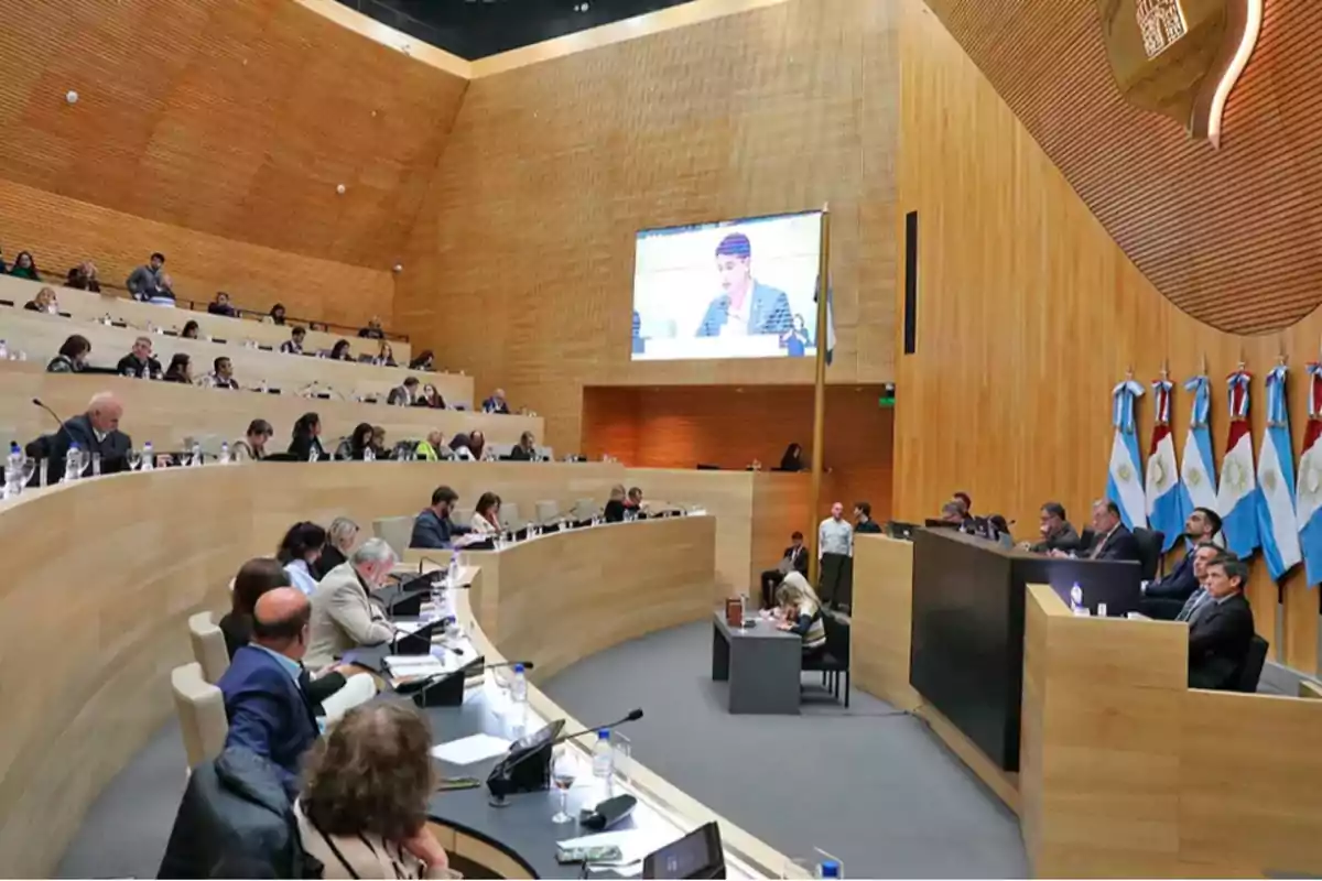 Legislatura de Córdoba, refugio de degenerados fiscales