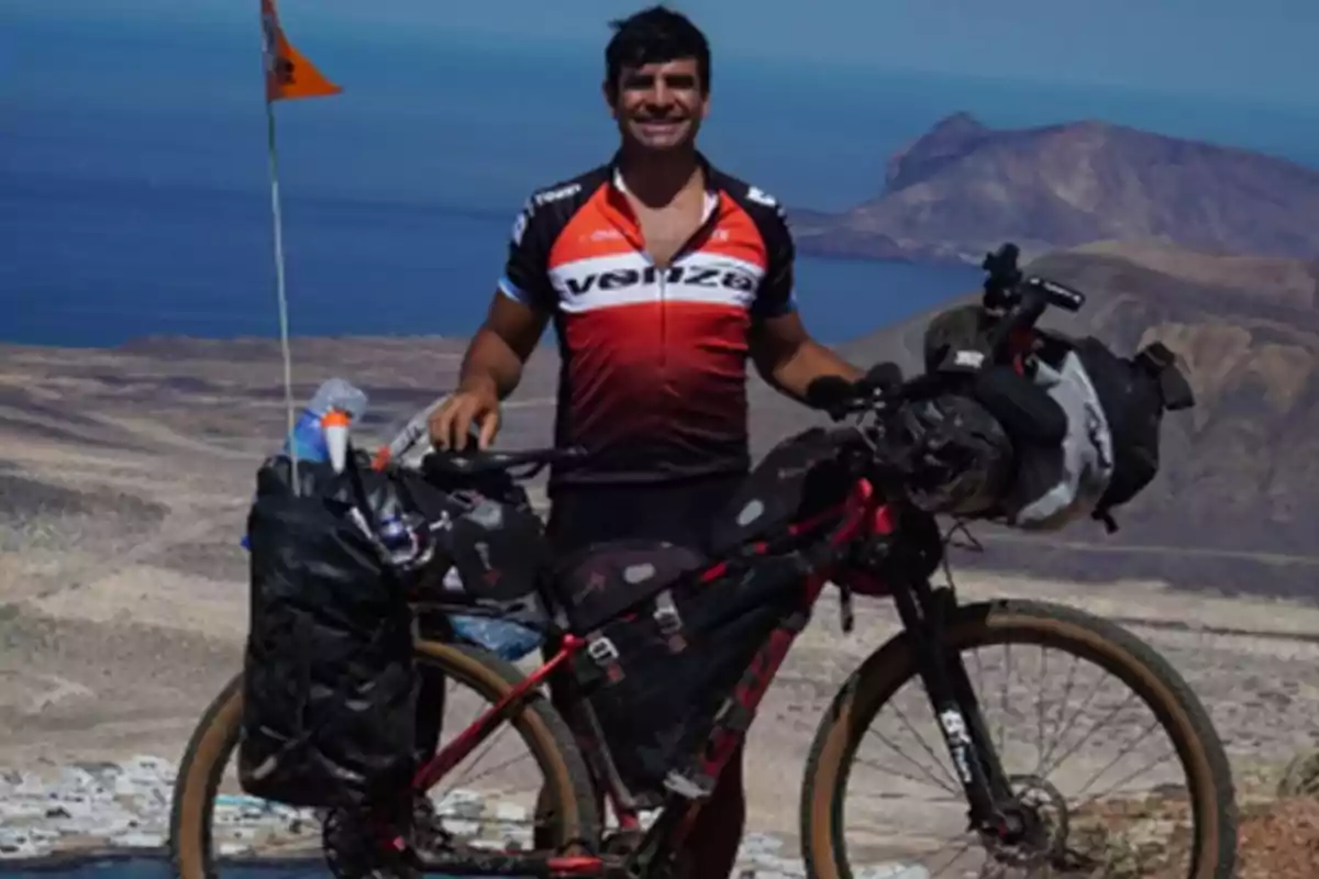 Lucas aún mantiene viva su meta de llegar al Mundial de Estados Unidos 2026 en bicicleta Lucas aún mantiene viva su meta de llegar al Mundial de Estados Unidos 2026 en bicicleta