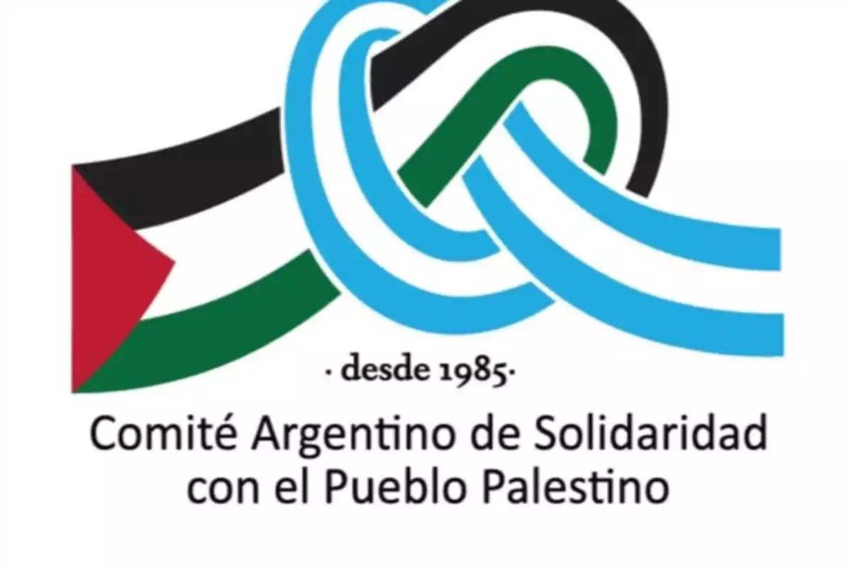 Logotipo del Comité Argentino de Solidaridad con el Pueblo Palestino con un lazo formado por los colores de las banderas de Palestina y Argentina y el texto desde 1985 Logotipo del Comité Argentino de Solidaridad con el Pueblo Palestino con un lazo formado por los colores de las banderas de Palestina y Argentina y el texto desde 1985