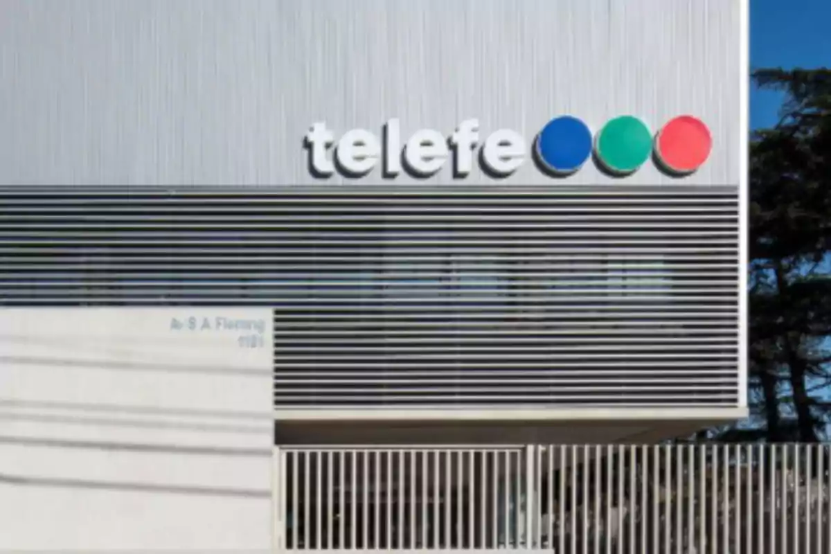 Facade of a modern building with the Telefe logo at the top