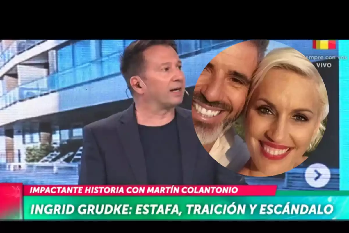 Un presentador de televisión habla en un programa en vivo con un gráfico que menciona una historia de estafa, traición y escándalo, mientras se muestra una imagen de una pareja sonriente en un recuadro.