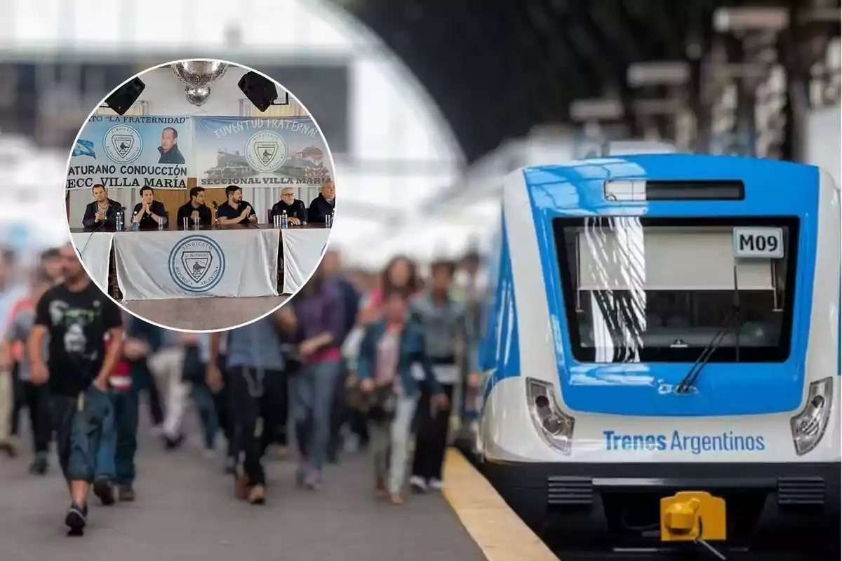 Un tren de Trenes Argentinos en una estación con un grupo de personas caminando y un recuadro que muestra una mesa con varias personas en un evento de la sección Villa María del sindicato La Fraternidad.