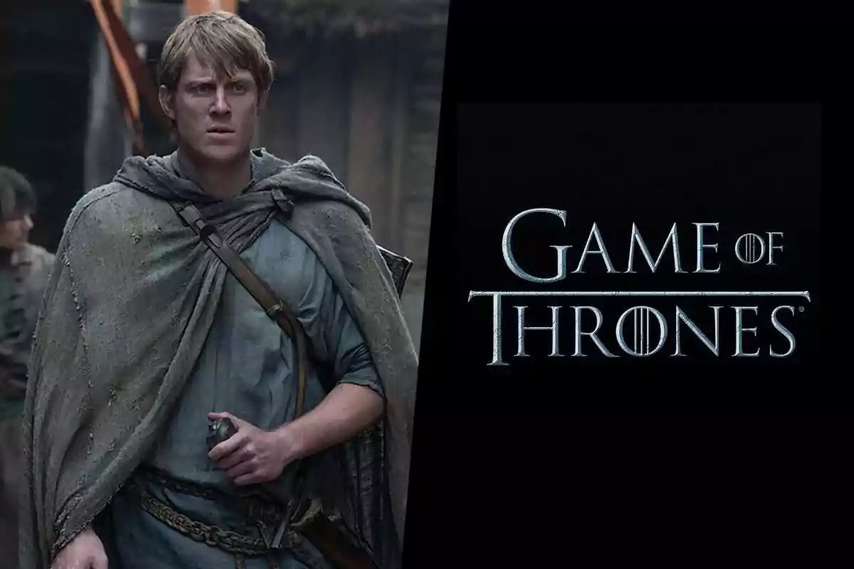 Un personaje con capa en una escena de una serie de fantasía junto al logo de "Game of Thrones".
