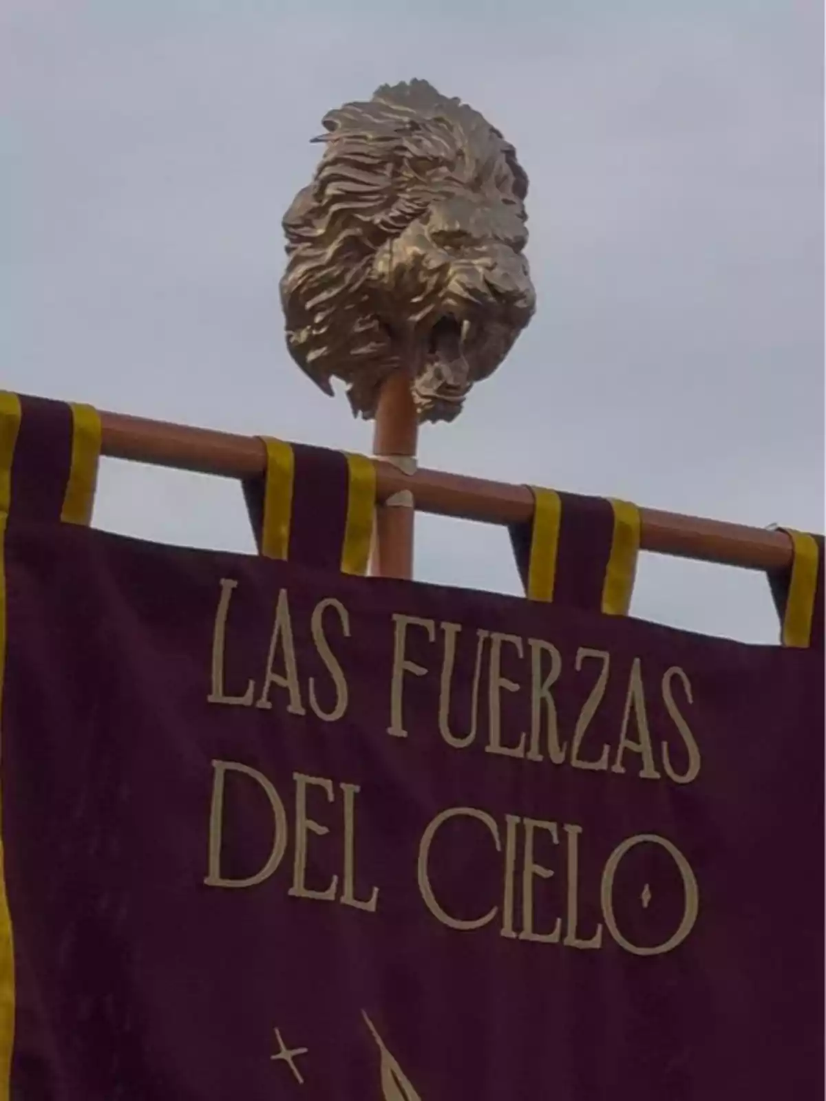 Un estandarte con la inscripción Un estandarte con la inscripción
