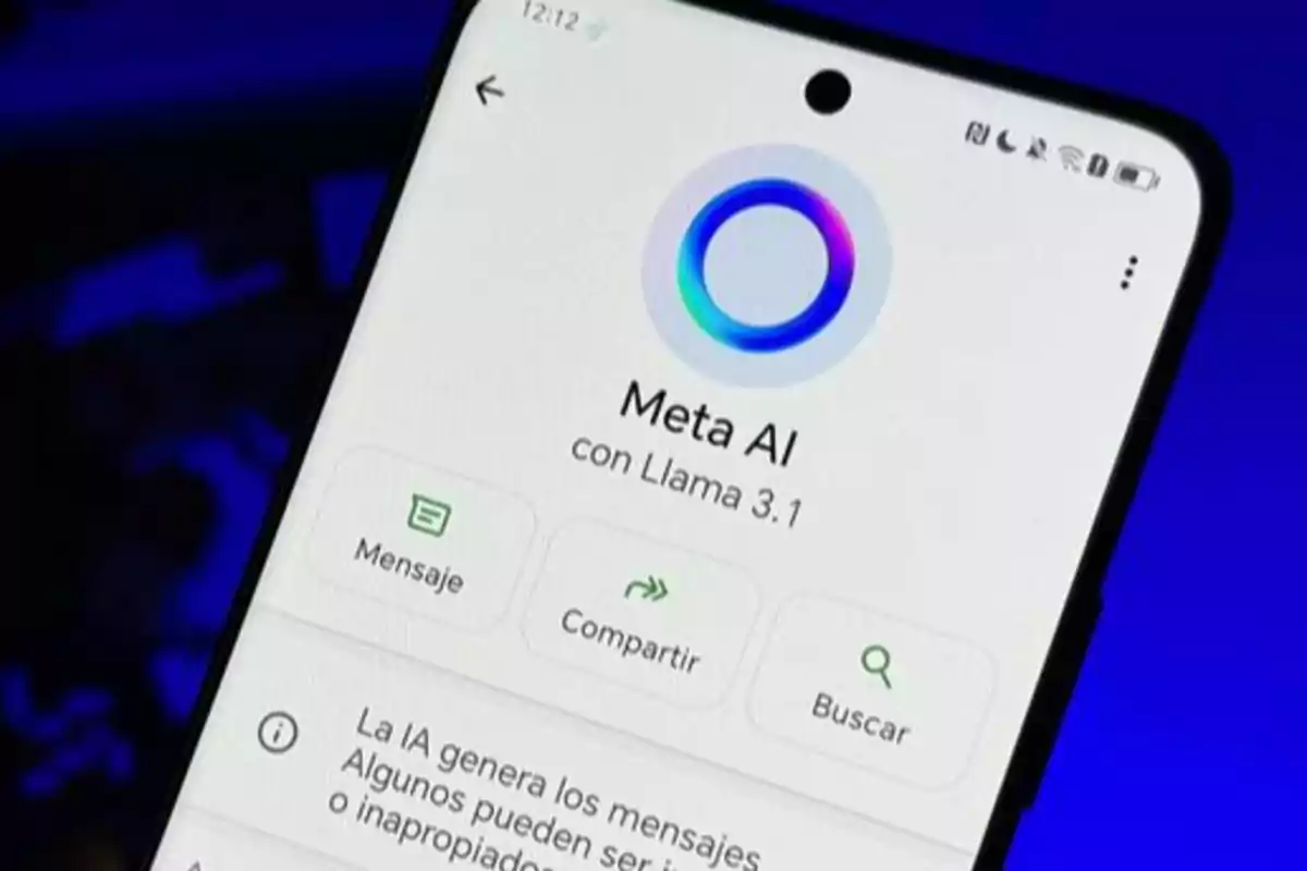 Pantalla de un teléfono móvil mostrando la aplicación Meta AI con Llama 3.1 y opciones de mensaje, compartir y buscar.