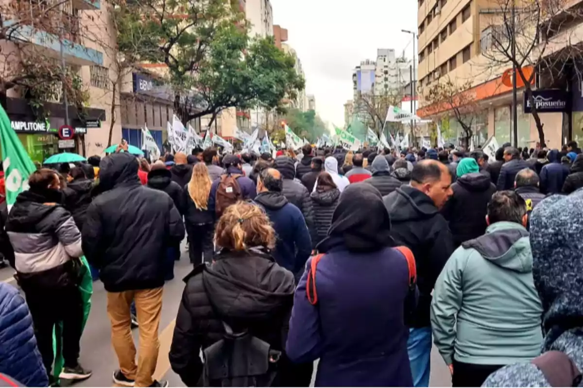 Manifestaciones sindicales dificultan el tránsito en Córdoba capital este jueves Manifestaciones sindicales dificultan el tránsito en Córdoba capital este jueves