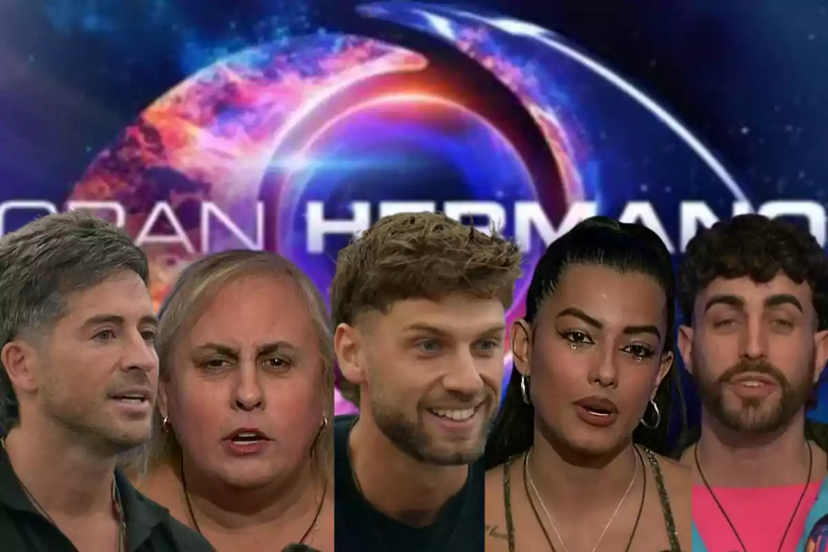 Cinco personas en primer plano con expresiones variadas frente a un fondo colorido con el logo de un programa de televisión llamado Gran Hermano