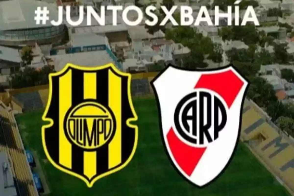 Escudos de dos equipos de fútbol sobre un fondo de estadio con el texto "Juntos x Bahía" en la parte superior.