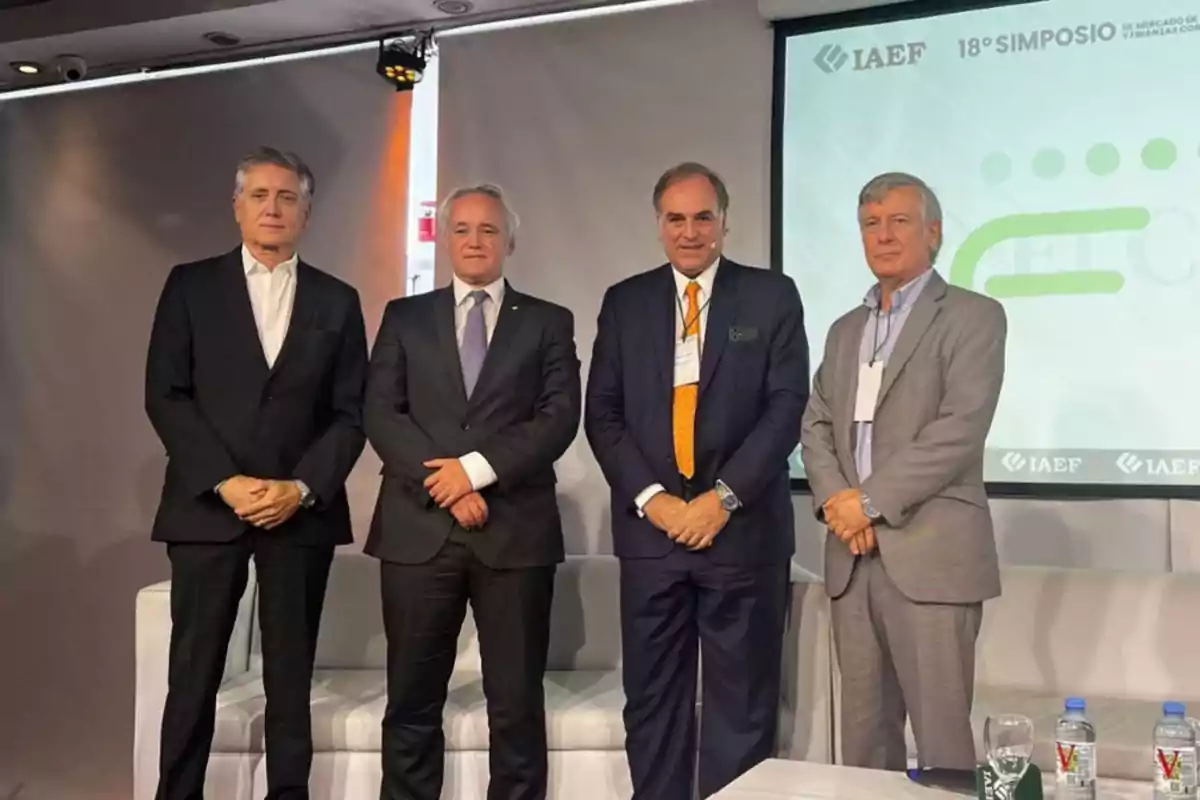 noticiaspuertosantacruz.com.ar - Imagen extraida de: https://derechadiario.com.ar/politica/asi-fue-18-simposio-del-iaef-evento-mas-importante-las-finanzas-argentinas