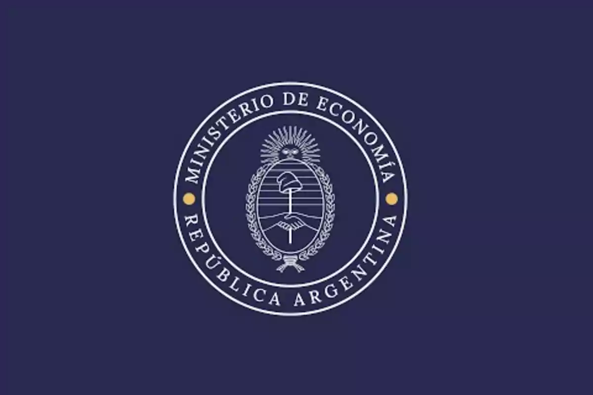 Escudo del Ministerio de Economía de la República Argentina sobre fondo azul oscuro Escudo del Ministerio de Economía de la República Argentina sobre fondo azul oscuro