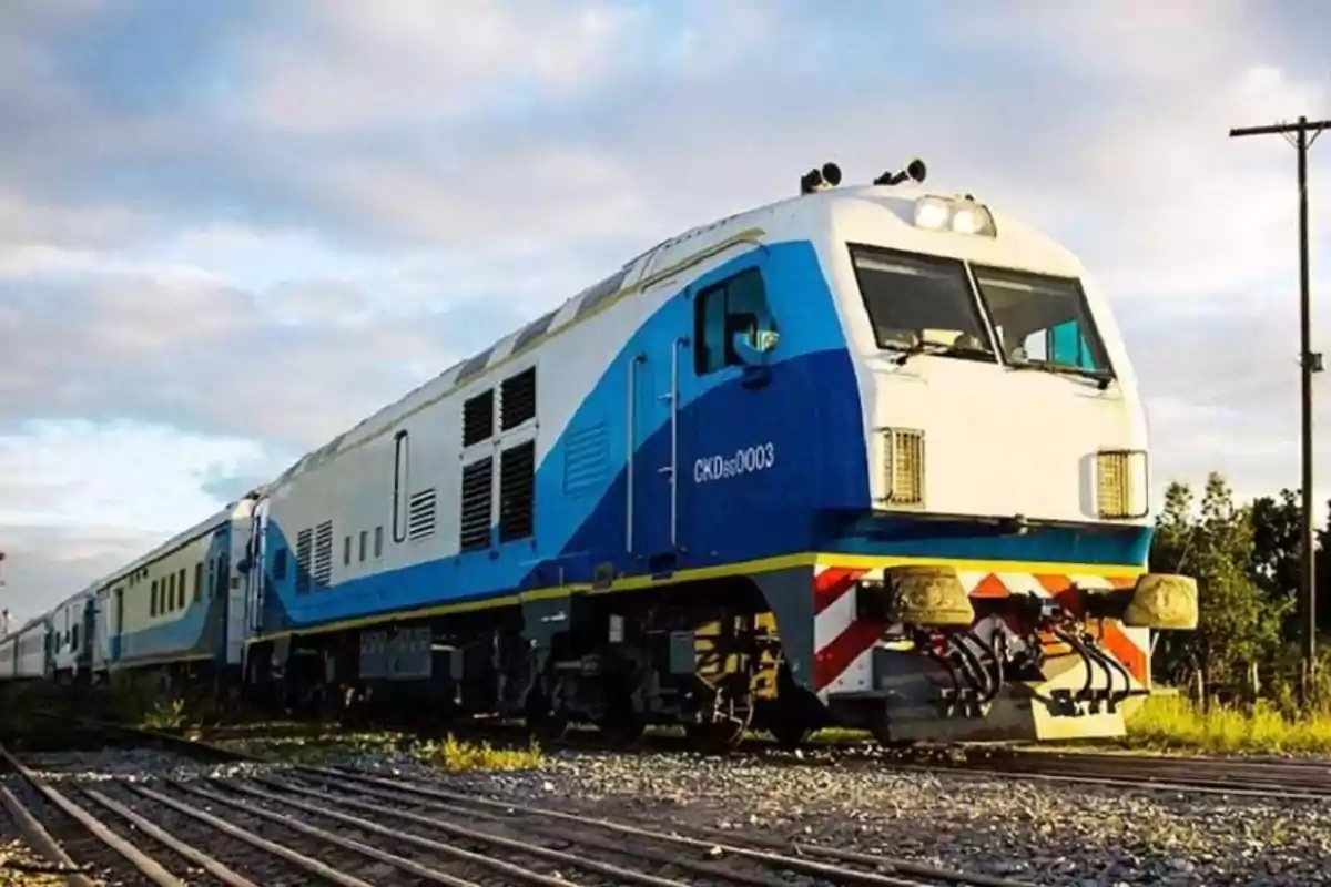 noticiaspuertosantacruz.com.ar - Imagen extraida de: https://derechadiario.com.ar/politica/gobierno-milei-oficializo-cierre-trenes-argentinos-capital-humano