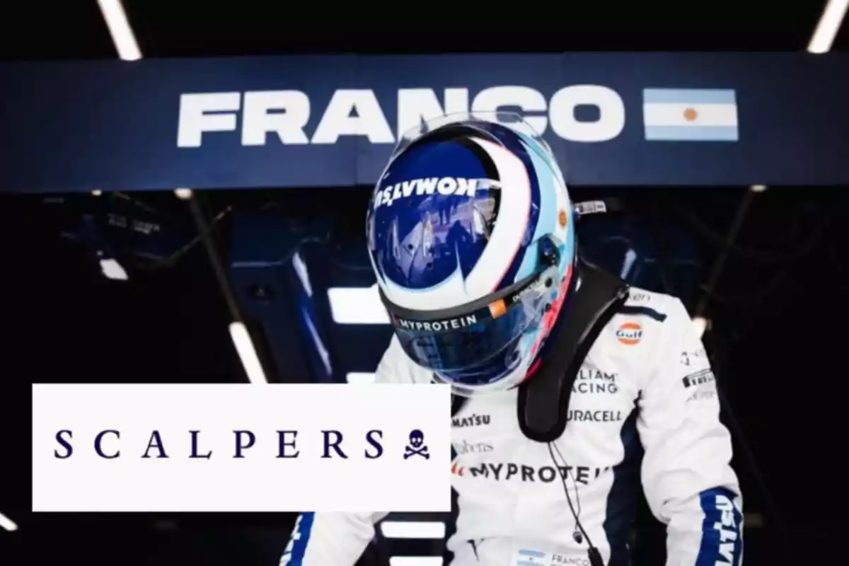 Piloto de carreras con casco y uniforme, con el nombre "FRANCO" y la bandera de Argentina en el fondo, y el logo de Scalpers en primer plano.